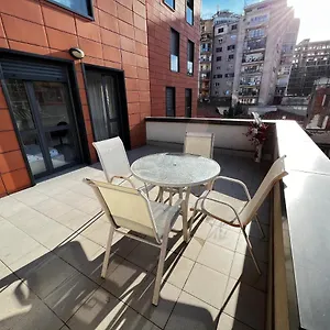 Daire Grande Veranda 2, Tiran