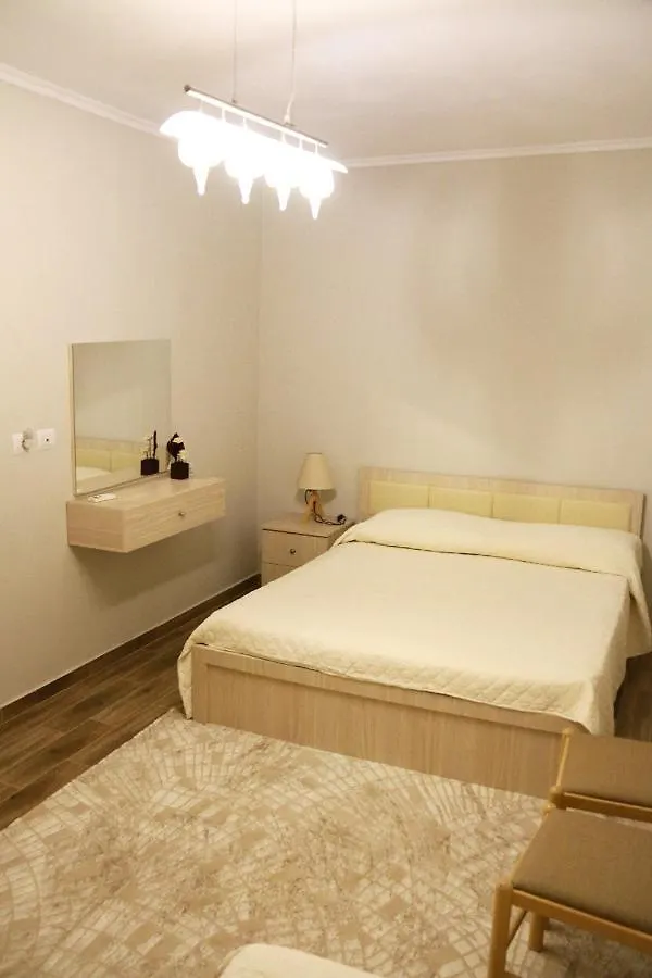 New Bazaar Arben'S Apartment Tirana 0*,